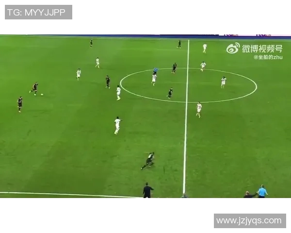 2000年皇马与尤文图斯巅峰对决回顾足球历史经典瞬间 2000年皇马与尤文图斯巅峰对决回顾足球历史经典瞬间