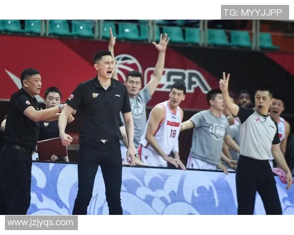 CBA精彩对决广东大益迎战上海队争夺季后赛席位 CBA精彩对决广东大益迎战上海队争夺季后赛席位