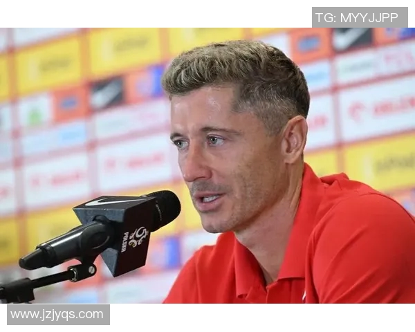 莱万带领球队再创辉煌新篇章球迷期待他在赛场上的精彩表现